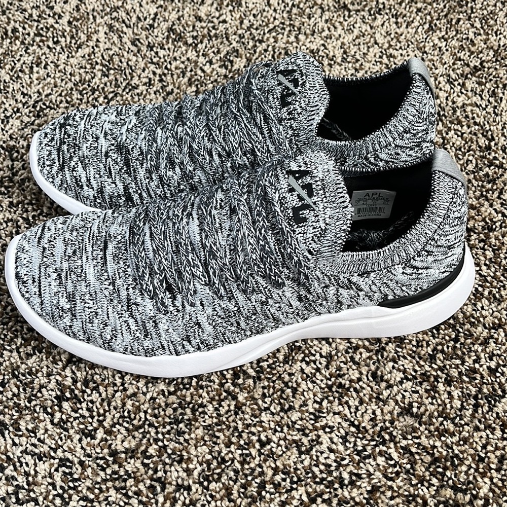 APL Women’s Techloom Wave Heather Grey, NWT - Picture 2 of 7